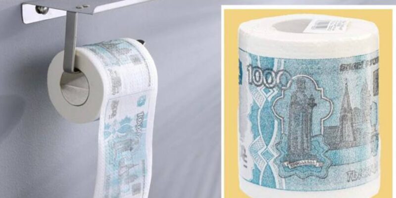 В России заблокировали четыре сайта онлайн-магазинов, которые продавали туалетную бумагу с изображением местной валюты.